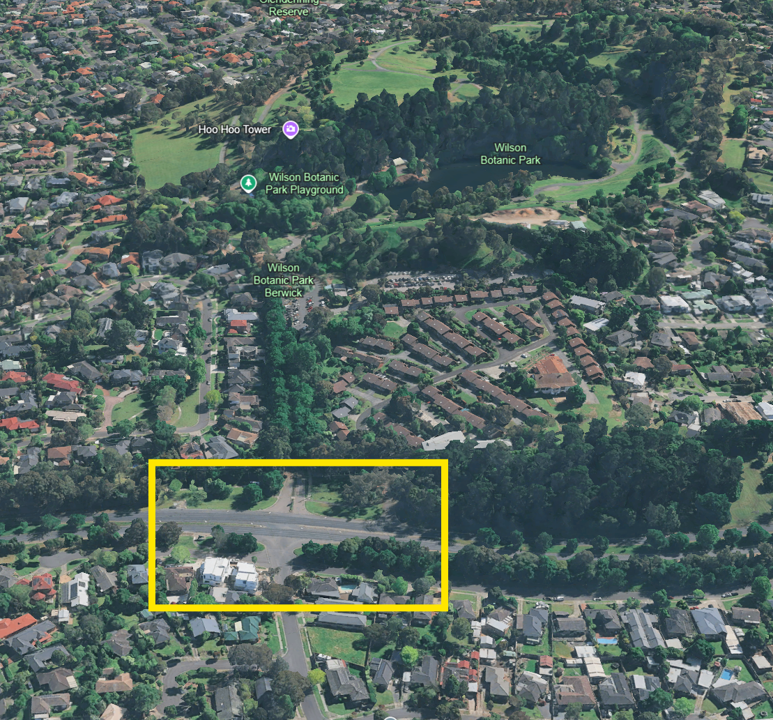 Interesection of Coniston Avenue and Princes Hwy at Wilson Botanic Park Entrance